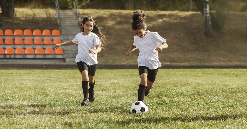 Quando a criança pode voltar ao esporte após lesão, fratura ou entorse?