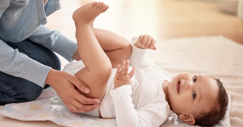 Quadril estalando no bebê: é normal ou sinal de alerta?